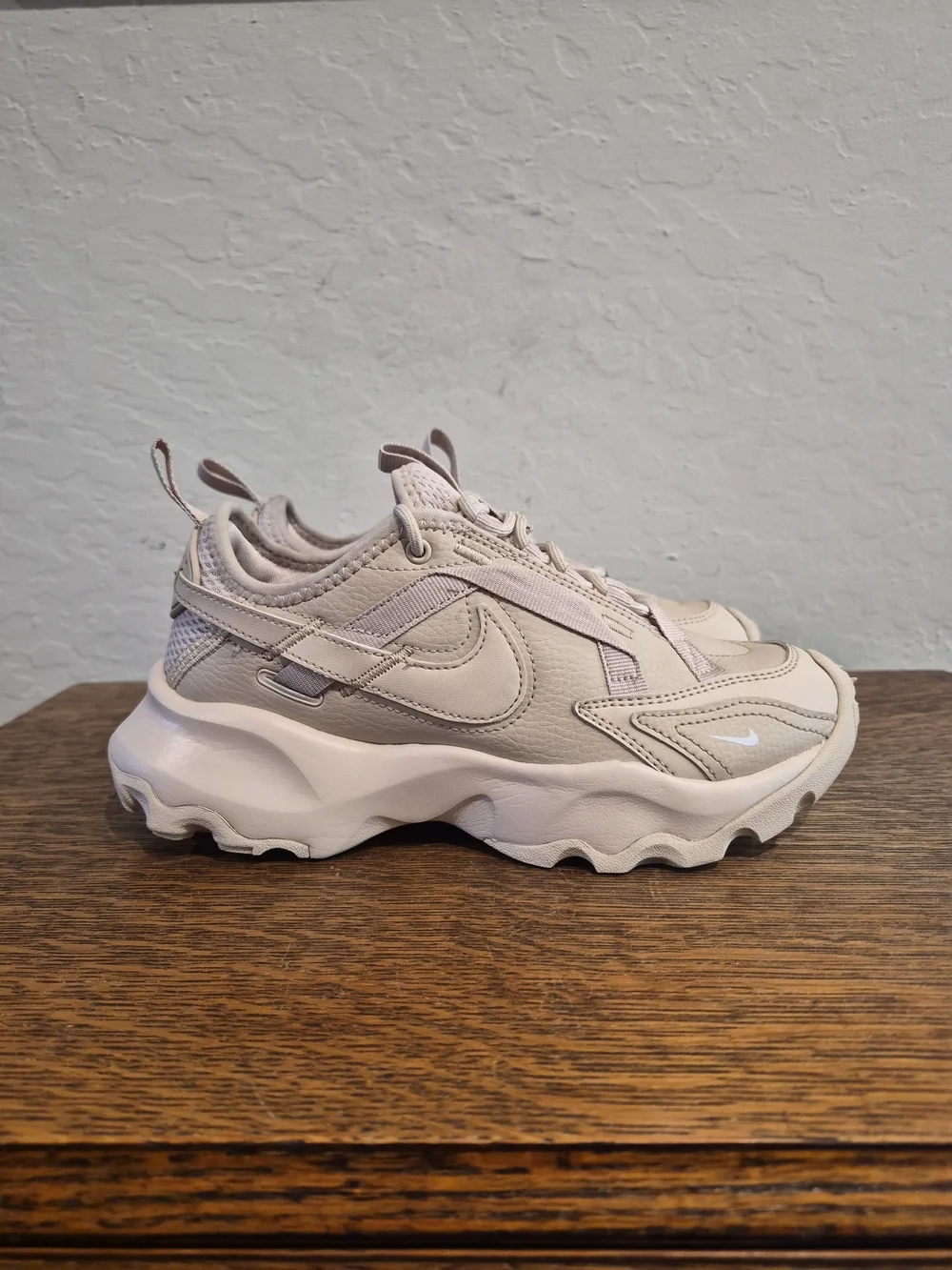 Nike Women's Beige/Light Pink React-Style Casual Trainer